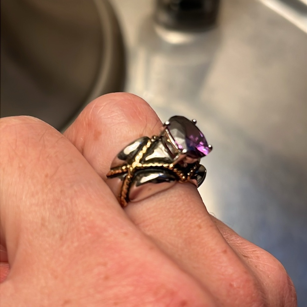 🍐TRADED🍐Simulated Amethyst on 2-toned Rope twist ring, Size 6 - Picture 2 of 10